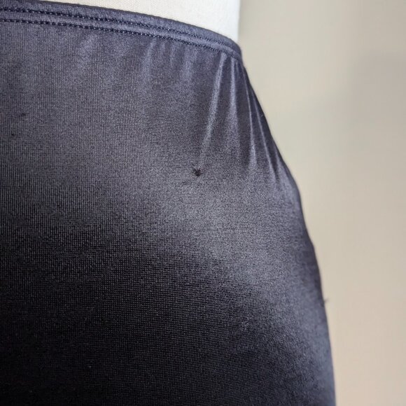 Vanity Fair Black Slip Skirt with Lace Hem - Size M - Picture 8 of 9